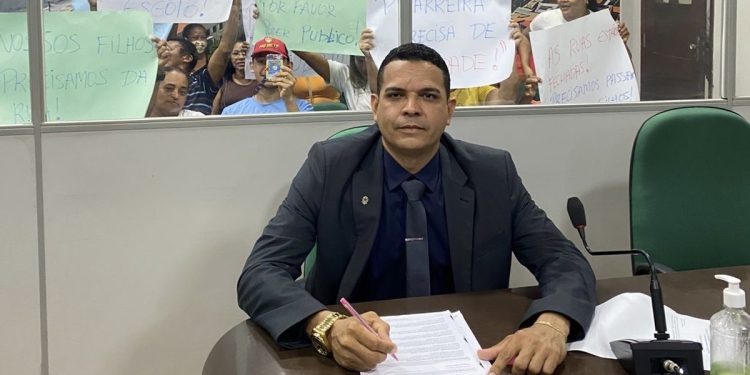 Falta de infraestrutura volta à pauta: Vereador Fik Fik pede a prefeitura de Ribamar a pavimentação de ruas no bairro Piçarreira