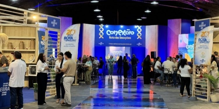 Empresários, gestores e profissionais do turismo participaram da programação do Conexão Rota das Emoções, em Camocim (CE).
