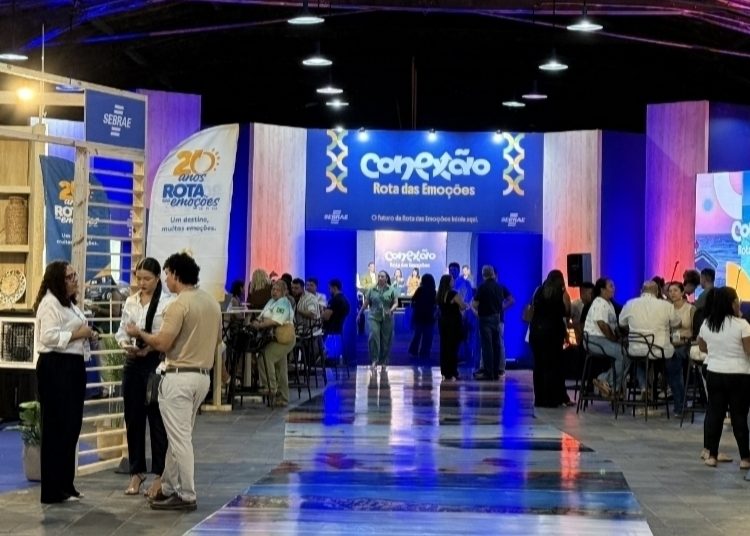 Empresários, gestores e profissionais do turismo participaram da programação do Conexão Rota das Emoções, em Camocim (CE).