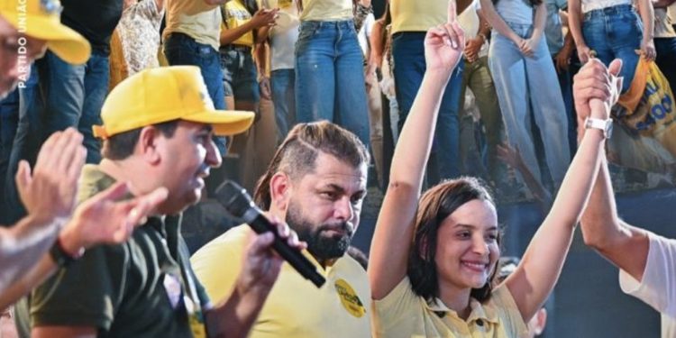 Natália do Júnior Garimpeiro reúne multidão em grande ato político e lança candidatura em Centro Novo do Maranhão