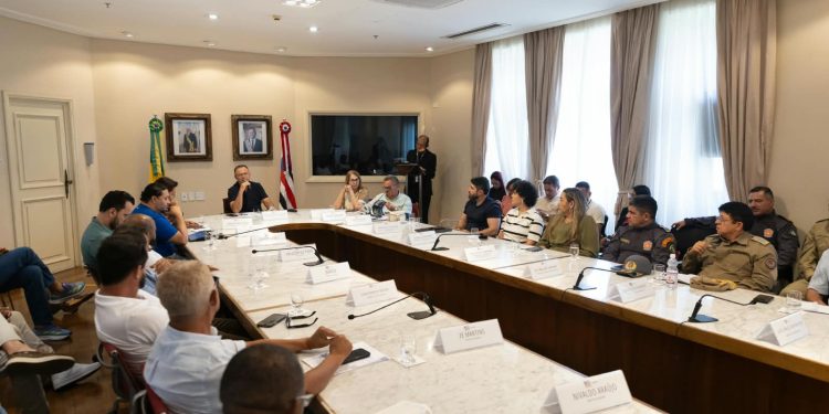 Governo anuncia pacote emergencial para melhorar travessia em ferryboats do sistema aquaviário