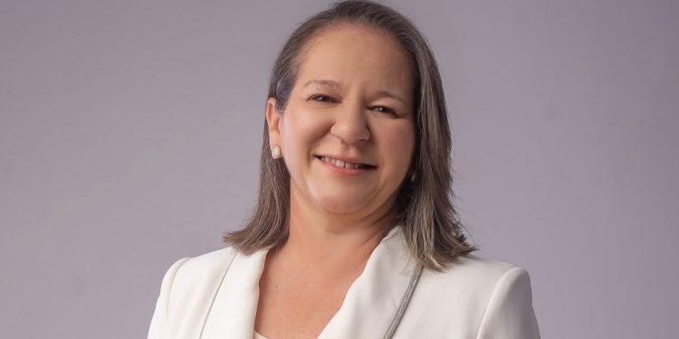 Prefeita de Buriti Bravo, Luciana Leocádio, pode fazer história como primeira mulher a presidir a FAMEM