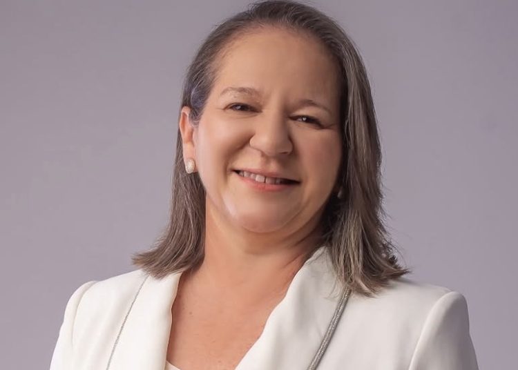 Prefeita de Buriti Bravo, Luciana Leocádio, pode fazer história como primeira mulher a presidir a FAMEM